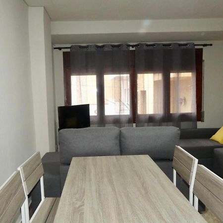 Apartament Encantador Al Centre De Vic Aptgarbi Екстериор снимка
