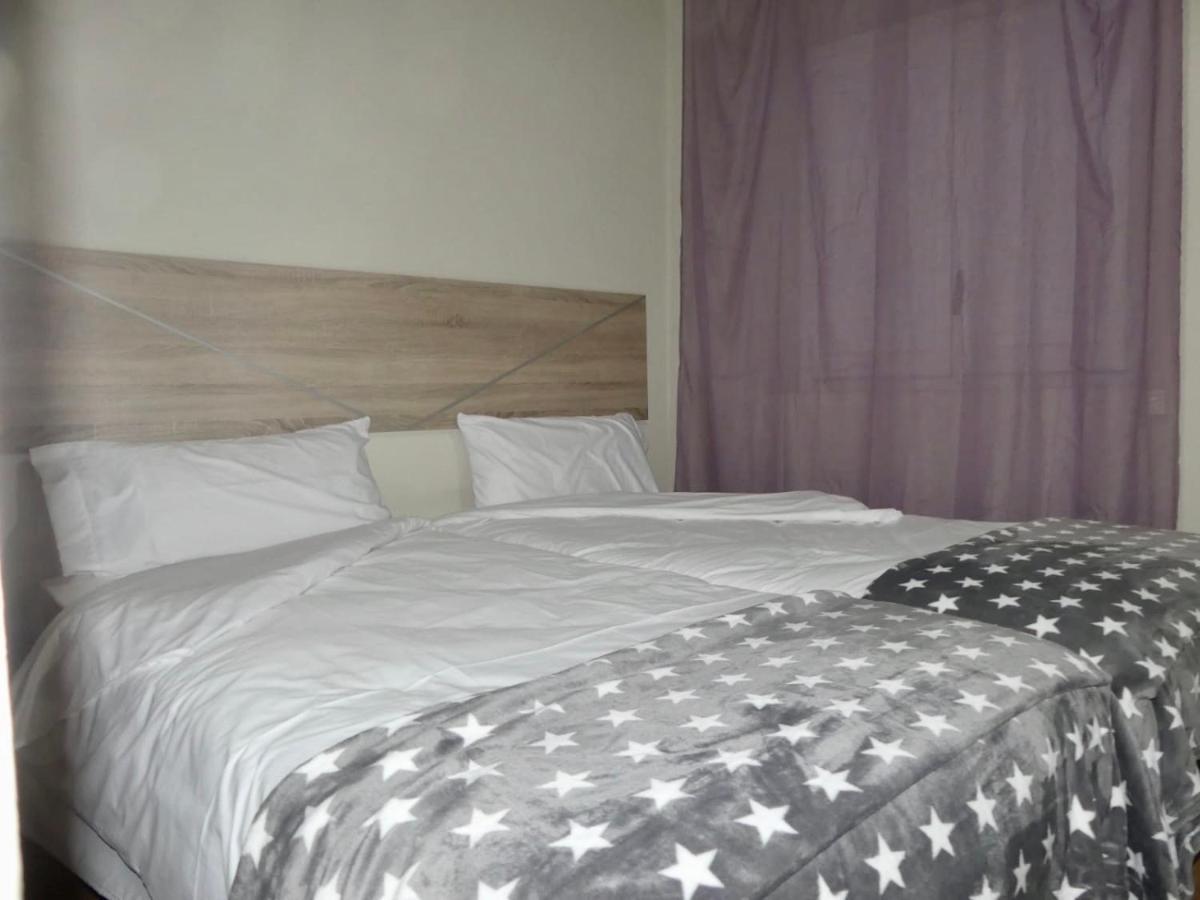 Apartament Encantador Al Centre De Vic Aptgarbi Екстериор снимка
