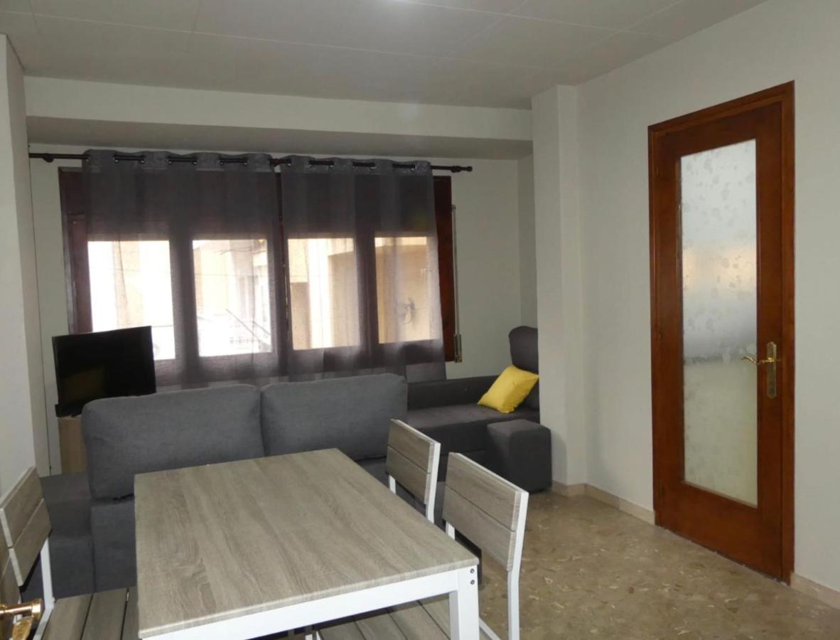 Apartament Encantador Al Centre De Vic Aptgarbi Екстериор снимка