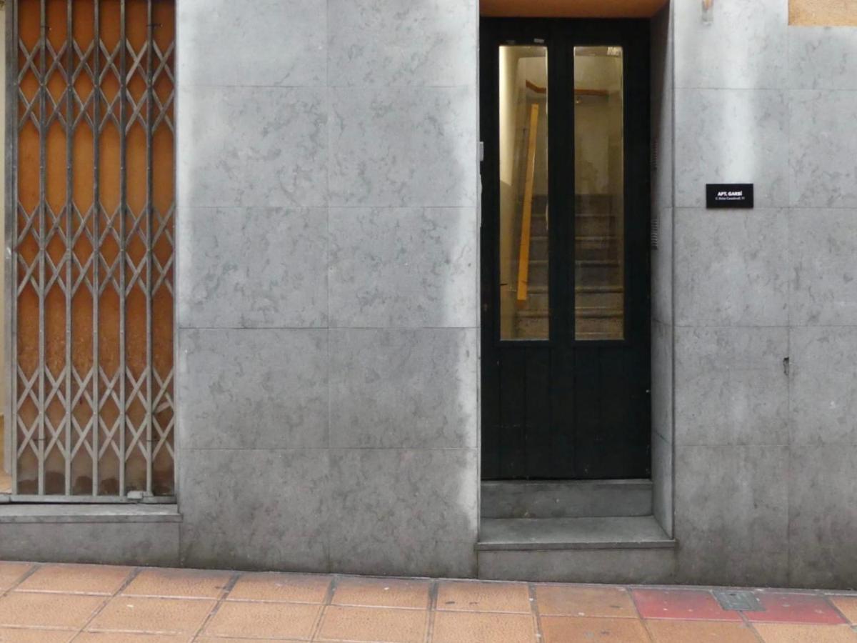 Apartament Encantador Al Centre De Vic Aptgarbi Екстериор снимка